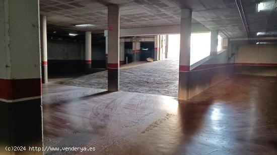 PLAZA DE PARQUING PARA COCHE MEDIANO /PEQUEÑO - BARCELONA