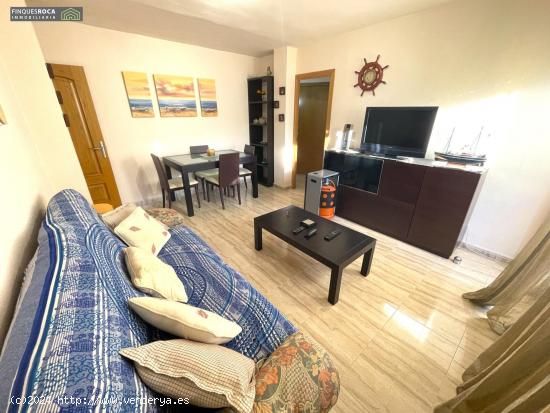 Piso Centrico de 3 Dormitorios, Baño, Cocina Independiente y Terraza Semirreformado - TARRAGONA