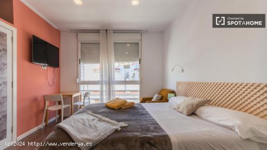 Luminoso apartamento estudio en alquiler cerca del metro en el centro del Eixample - VALENCIA