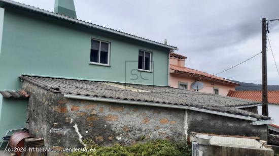 CASA ADOSADA CON FINCA EN DONIÑOS - A CORUÑA