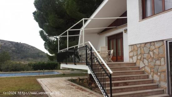  SE VENDE CHALET EN PETRER ZONA LOMA BADÁ - ALICANTE 