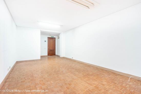 Oficina de 28 m² en pleno centro de Oviedo – Ideal para despacho o conversión a vivienda - ASTUR