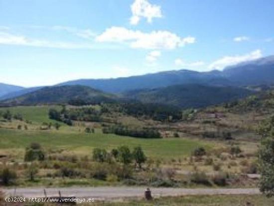 Parcela junto al pueblo de 268m en Laspaúles, pirineo aragonés. Ideal para vivienda unifamiliar. -