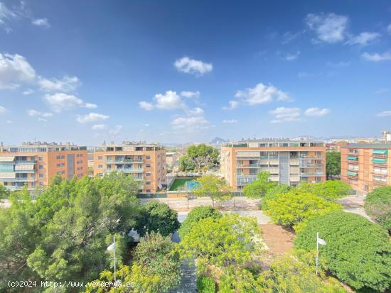 IMPRESIONANTE ATICO CON VISTAS DESPEJADAS EN SAN VICENTE - ALICANTE