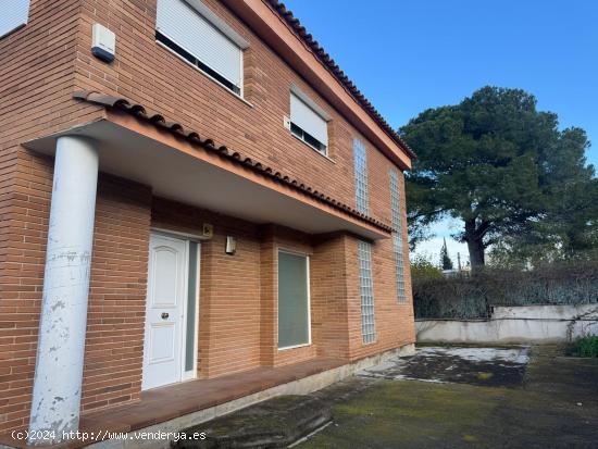  Chalet adosado en Venta en Bisbal de Penedes - TARRAGONA 