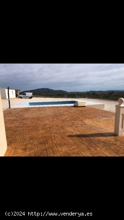 Villa en venta en Pinoso (Alicante)