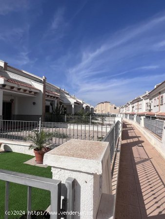 Chalet en venta en San Miguel de Salinas (Alicante)