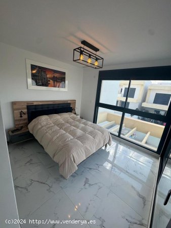 Villa en venta en Los Montesinos (Alicante)