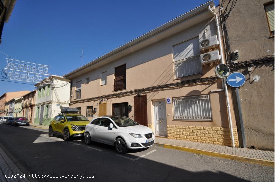 Chalet en venta en Pinoso (Alicante)