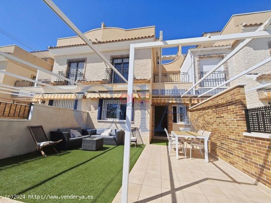 Villa en venta en Pilar de la Horadada (Alicante)