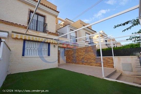 Villa en venta en Pilar de la Horadada (Alicante)