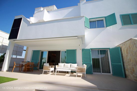  Bungalow en venta a estrenar en Pilar de la Horadada (Alicante) 