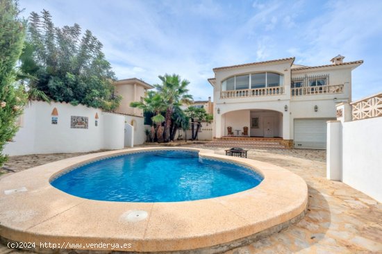 Villa en venta en Alfaz del Pi (Alicante)