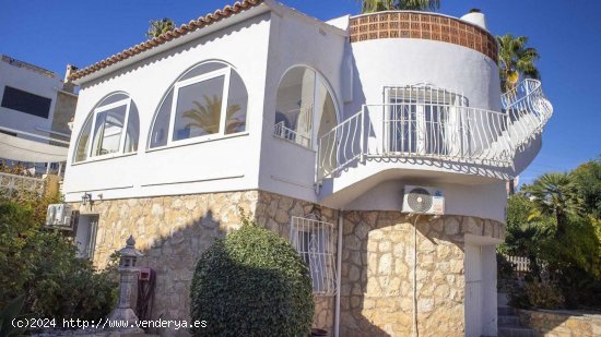 Villa en venta en La Nucia (Alicante)