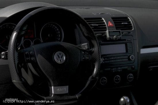 Volkswagen Golf GTI 2.0 TFSI (200CV) DSG de 2005 con 242.000 Km por 9.800 EUR. en Alicante