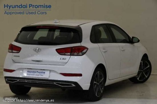 Hyundai i30 1.5 DPI Klass SLX 110 de 2024 con 4.752 Km por 20.700 EUR. en Navarra