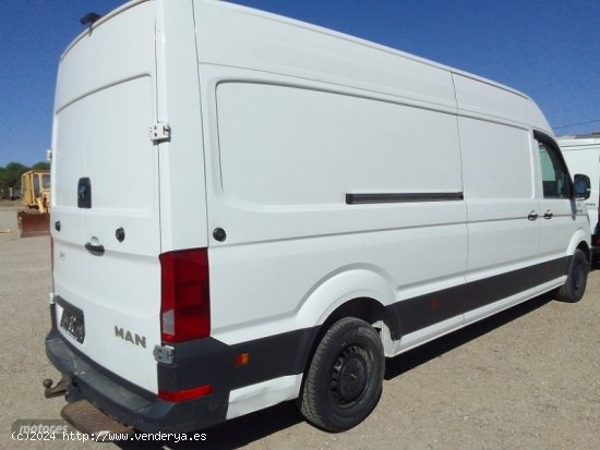 Volkswagen Crafter MAN TGE 3.180 L4H2 AUTOMATICA FURGON 180 CV. de 2021 con 139.000 Km por 27.000 EU