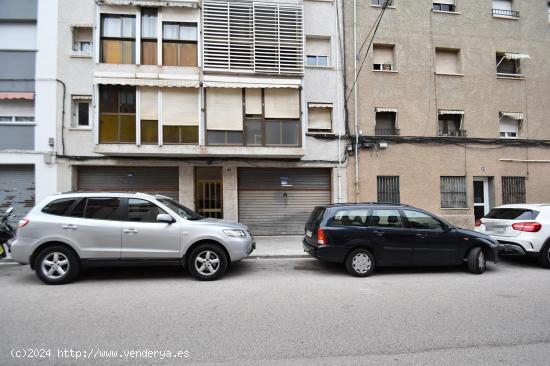  Se alquila local comercial de 148m² - BARCELONA 