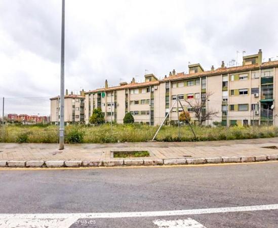 Solar situado en la calle María Amaya La Gazpacha, en la Barriada del Parque Nueva Granada. - GRANA