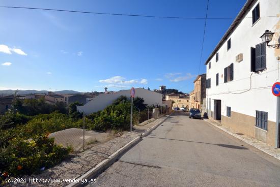 SOLAR URBANO EN MONTUIRI - BALEARES