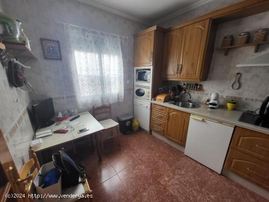 Oportunidad Única en Venta: Casa Reformada con Primeras Calidades en Las Pajanosas - SEVILLA