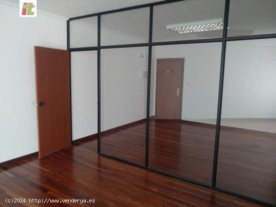 Oficina en edifcio de oficinas, de 36 m2 separada en dos estancias - VIZCAYA