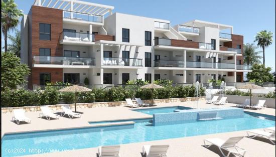 Complejo de 17 apartamentos y bungalows en Mil Palmeras a 100 metros de la playa - ALICANTE