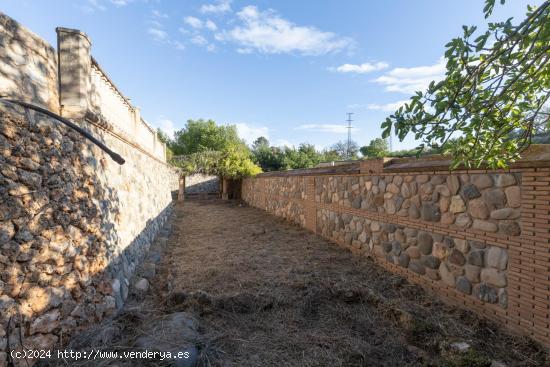 Parcela urbana de 700m en la mejor zona de durca - GRANADA