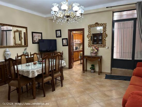 CASA AMPLIA SALE A LA VENTA¡¡¡¡ - MALAGA