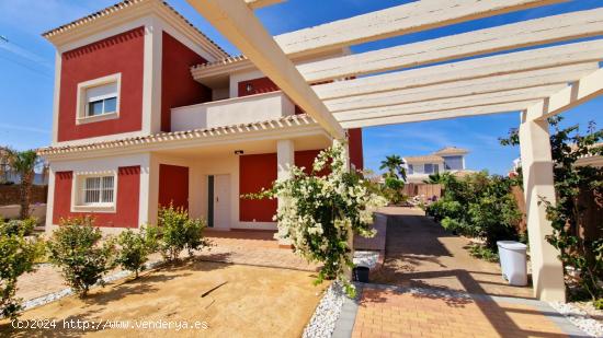 Villa con precio irrepetible! - MURCIA