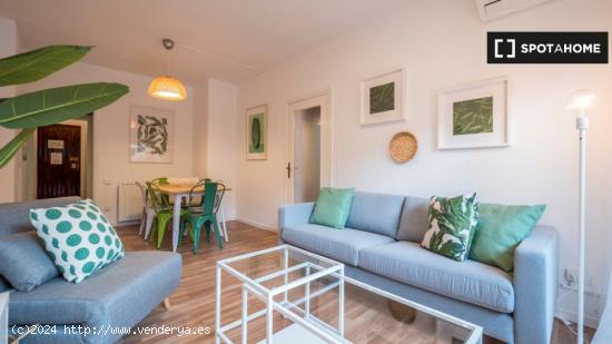 Piso de 3 habitaciones para mujeres en alquiler en Sant Marti - BARCELONA