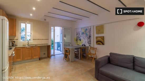 Estudio en alquiler en Sant Antoni, Barcelona. - BARCELONA