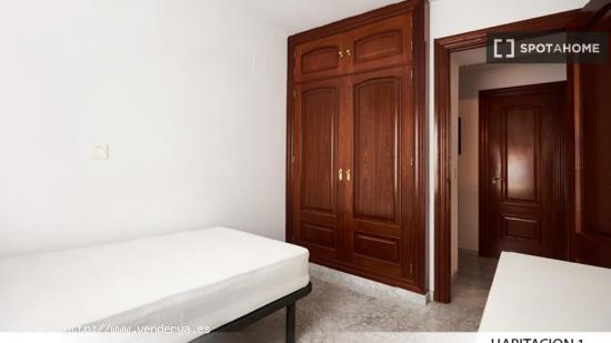 Habitación en piso compartido en Triana, Sevilla - SEVILLA