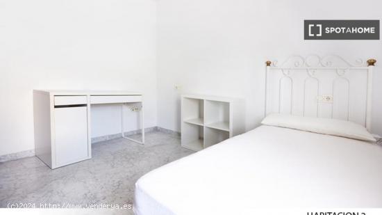 Habitación en piso compartido en Triana, Sevilla - SEVILLA