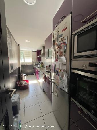 PISO EN VENTA EN URB. MARIANA PINEDA - CADIZ