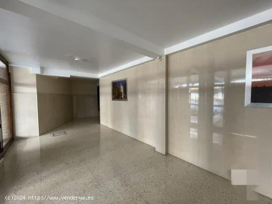 Piso en venta en Calle Abogado Rafael Medina, 1º, 41009, Sevilla (Sevilla) 93.300 € - SEVILLA