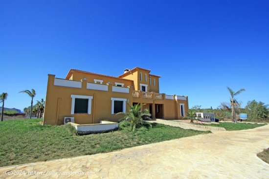 Villa en venta en Pedreguer (Alicante)