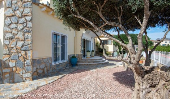 Villa en venta en Algorfa (Alicante)