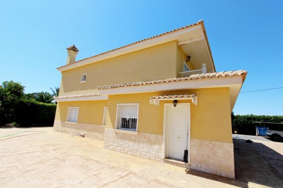 Villa en venta en Elche (Alicante)