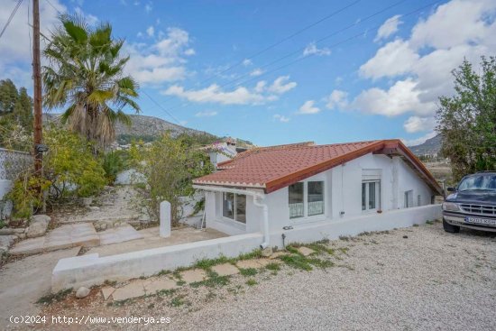 Villa en venta en Alcalalí (Alicante)