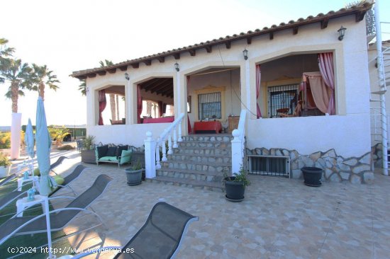 Villa en venta en Catral (Alicante)