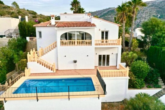 Villa en venta en Pedreguer (Alicante)