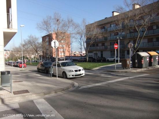 Local comercial en alquiler y venta en Can Fatjó-Can Ximelis-Can Serrafosà-Sant Jordi Park - BARCE