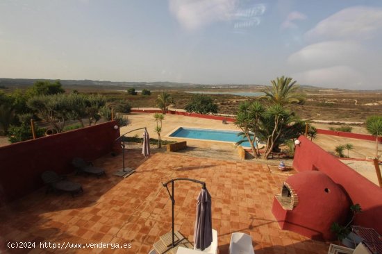 Villa en venta en San Miguel de Salinas (Alicante)