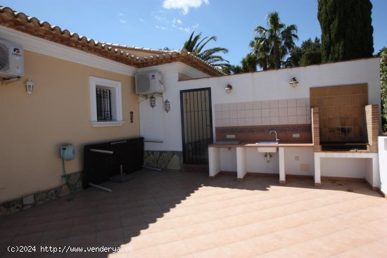 Villa en venta en El Ràfol d Almúnia (Alicante)