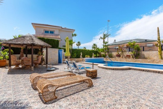 Villa en venta en Rojales (Alicante)