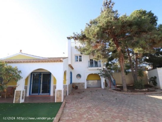  Villa en venta en Orihuela (Alicante) 