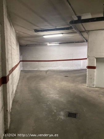 SE VENDE Estupenda plaza de garaje amplia al lado de la avenida de Comuneros. - Salamanca