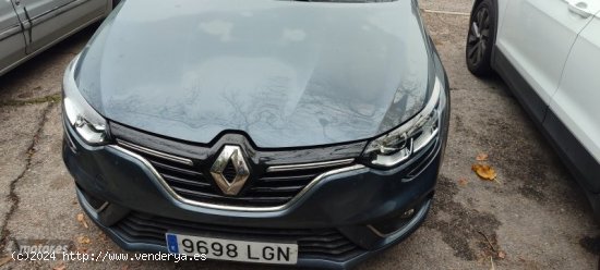 Renault Megane Limted de 2020 con 75.000 Km por 18.000 EUR. en Madrid