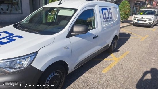 Renault Express  de 2023 con 45.000 Km por 17.000 EUR. en Pontevedra